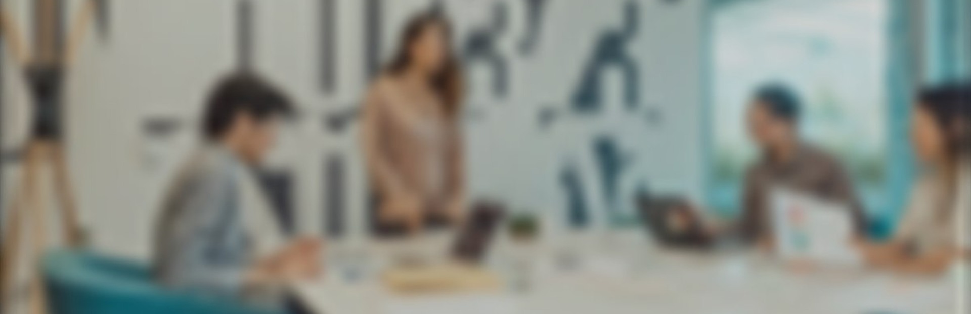 토론 중인 사람들을 흐리게 처리한 개발일지 10편 헤더 이미지